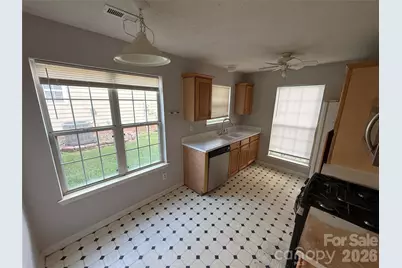 2615 Robyns Glen Drive, Charlotte, NC 28269 - Photo 3