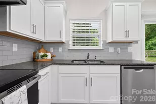 5040 Deisy May Ln, Matthews, NC 28105 - Photo 11