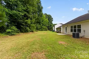6923 Sunman Rd, Charlotte, NC 28216 - Photo 21