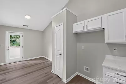 6923 Sunman Road, Charlotte, NC 28216 - Photo 9