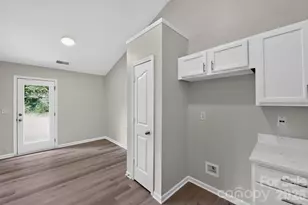 6923 Sunman Rd, Charlotte, NC 28216 - Photo 9