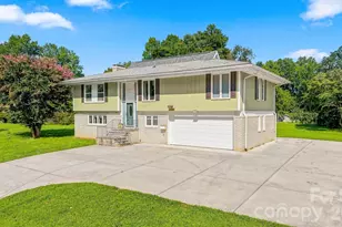 706 Springdale Rd, Statesville, NC 28677 - Photo 1