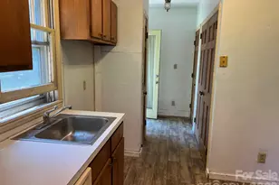 110 Linville St, Morganton, NC 28655 - Photo 7