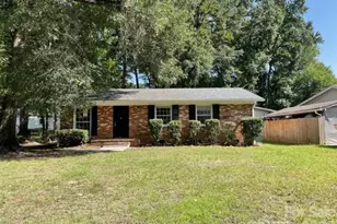 909 Carrington Dr, Charlotte, NC 28214 - Photo 1