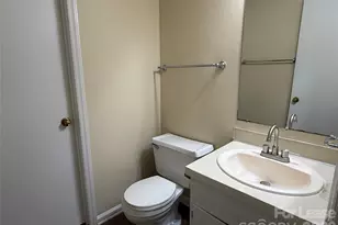 2220 Laburnum Ave, Charlotte, NC 28205 - Photo 9