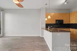 525 E 6th St, Charlotte, NC 28202 - Photo 5