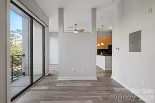 525 E 6th St, Charlotte, NC 28202 - Photo 15