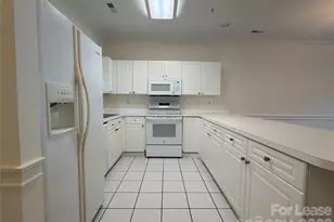 9113 Meadow Vista Rd, Charlotte, NC 28213 - Photo 3