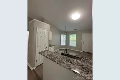 14108 Riding Hill Avenue, Charlotte, NC 28213 - Photo 5