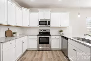 8908 Sawyer Run Ct, Charlotte, NC 28215 - Photo 7