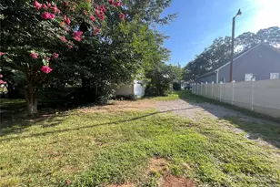 3820 Freedom Dr, Charlotte, NC 28208 - Photo 17