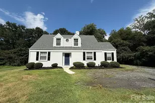 1351 S Aspen St, Lincolnton, NC 28092 - Photo 1