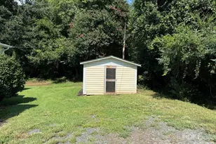 1351 S Aspen St, Lincolnton, NC 28092 - Photo 17
