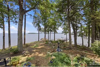 8247 Luckey Point Road, Denver, NC 28037 - Photo 9