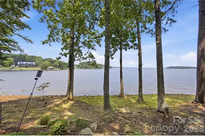 8247 Luckey Point Road, Denver, NC 28037 - Photo 13