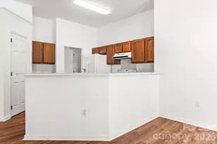 739 Oakbluff Cir, Charlotte, NC 28216 - Photo 19