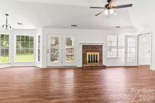 739 Oakbluff Cir, Charlotte, NC 28216 - Photo 11