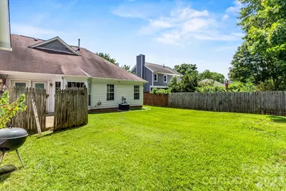 739 Oakbluff Circle, Charlotte, NC 28216 - Photo 45