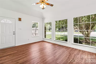 739 Oakbluff Circle, Charlotte, NC 28216 - Photo 35