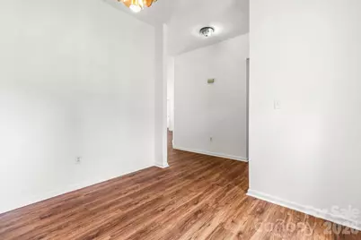 739 Oakbluff Circle, Charlotte, NC 28216 - Photo 7