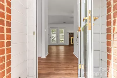 739 Oakbluff Circle, Charlotte, NC 28216 - Photo 3