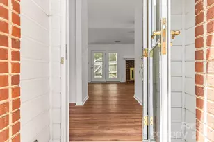 739 Oakbluff Cir, Charlotte, NC 28216 - Photo 3