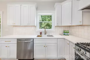 447 Blooming Laurel Dr, Hendersonville, NC 28792 - Photo 15