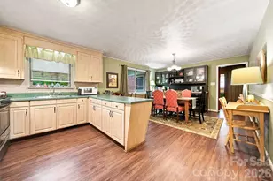 1920 30th St NE, Hickory, NC 28601 - Photo 9