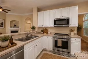 12602 Kemerton Ln, Huntersville, NC 28078 - Photo 5