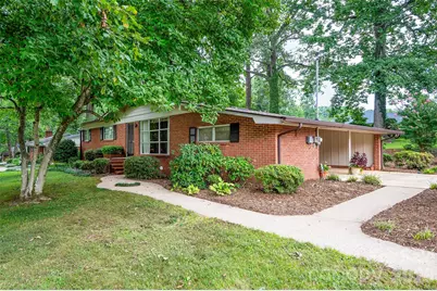 827 23rd Avenue NE, Hickory, NC 28601 - Photo 1