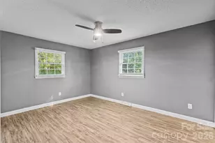 102 Central Ave, Bessemer City, NC 28016 - Photo 11