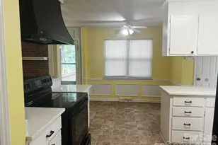 9607 Barkridge Rd, Charlotte, NC 28227 - Photo 11