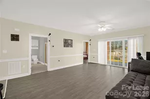9047 Meadow Vista Rd, Charlotte, NC 28213 - Photo 15
