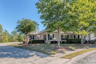 776 Ledgestone Ct, Tega Cay, SC 29708 - Photo 1