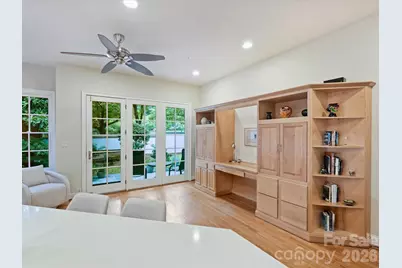 306 Wendover Heights Circle, Charlotte, NC 28211 - Photo 17