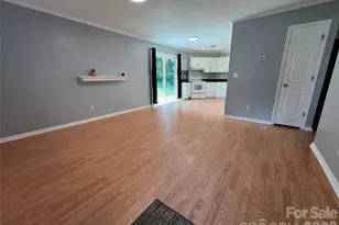 714 Farmington Cir, Hendersonville, NC 28739 - Photo 7
