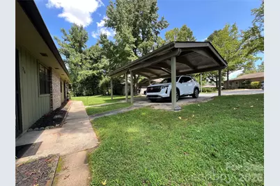 714 Farmington Circle, Hendersonville, NC 28739 - Photo 3