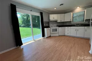 714 Farmington Cir, Hendersonville, NC 28739 - Photo 9