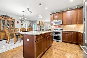 60 Shacoba Ln, Hendersonville, NC 28792 - Photo 19