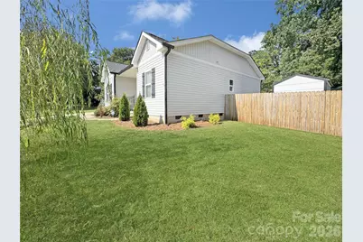 404 Skipwith Place, Charlotte, NC 28217 - Photo 3