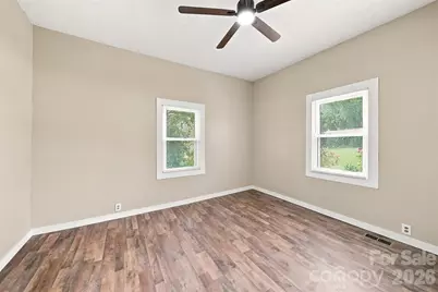 1115 Lenoir Avenue SW, Lenoir, NC 28645 - Photo 9