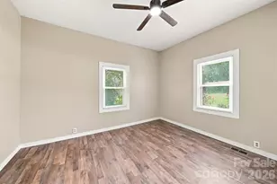 1115 Lenoir Ave SW, Lenoir, NC 28645 - Photo 9