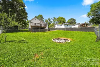 1115 Lenoir Avenue SW, Lenoir, NC 28645 - Photo 17