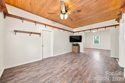 1115 Lenoir Avenue SW, Lenoir, NC 28645 - Photo 3