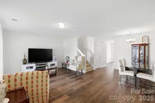 6720 Cypress Tree Ln, Charlotte, NC 28215 - Photo 5