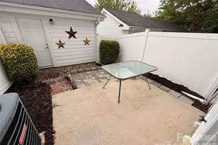 13210 Eastfield Village Ln, Charlotte, NC 28269 - Photo 17