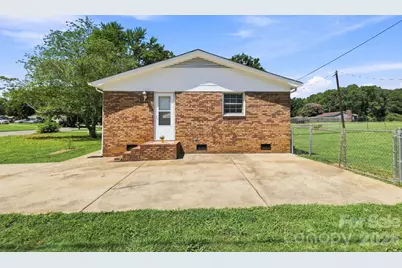411 E Tennessee Avenue, Bessemer City, NC 28016 - Photo 3