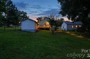 1476 Hickory Ave, Albemarle, NC 28001 - Photo 23