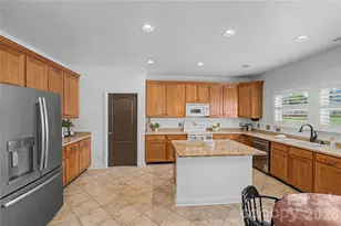 329 Farm Springs Dr, Mount Holly, NC 28120 - Photo 15