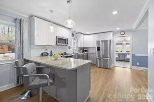 7701 Shady Ln, Charlotte, NC 28215 - Photo 3